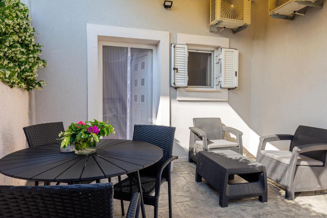 Fouki Apartments Ipsos Beach Exterior foto
